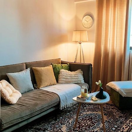 Entire Serviced Apartment With A Beautiful View Tirana Exterior foto