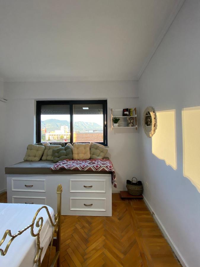 Entire Serviced Apartment With A Beautiful View Tirana Exterior foto
